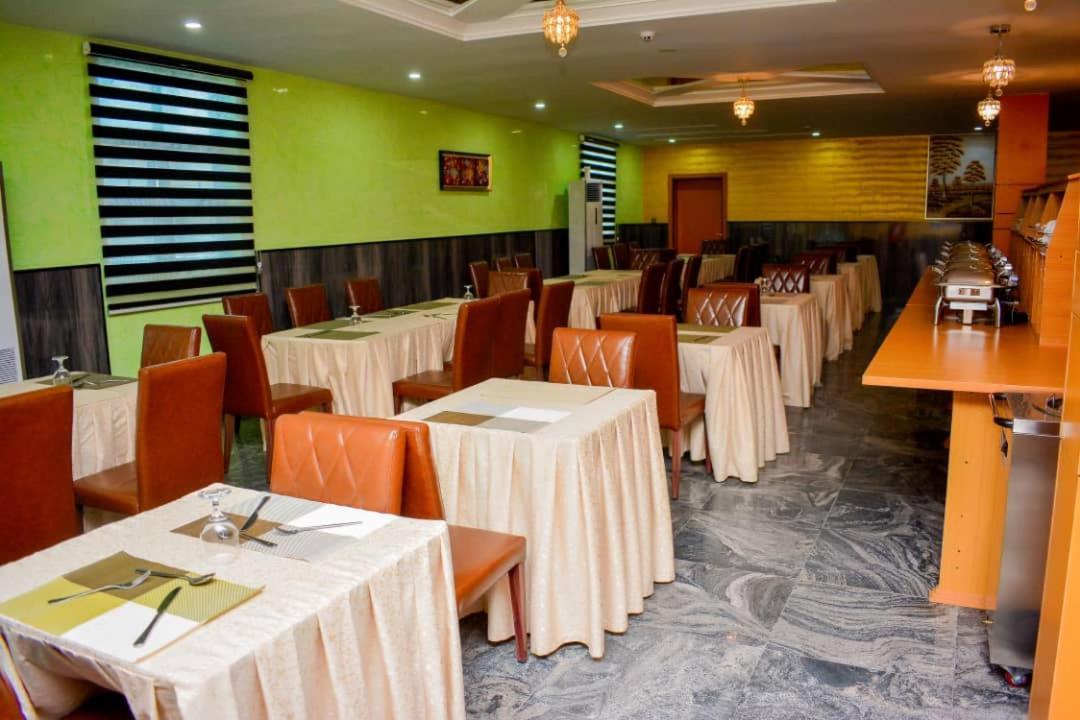Wetland Hotel Ughelli Exterior photo