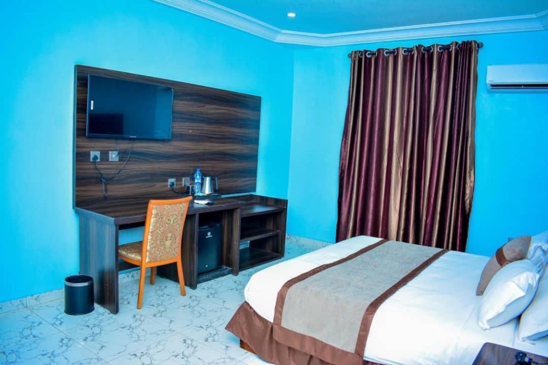 Wetland Hotel Ughelli Exterior photo